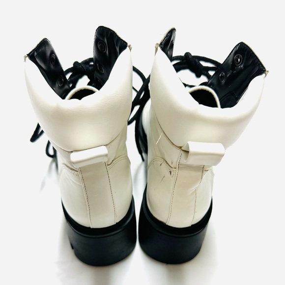 Forever 21 Ladies Boots - Picture 5 of 7